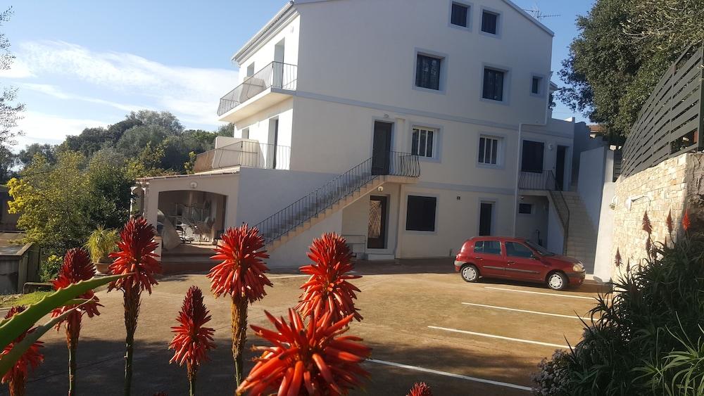 Corsica Hostel Porto-Vecchio, Partie Dortoirs Экстерьер фото