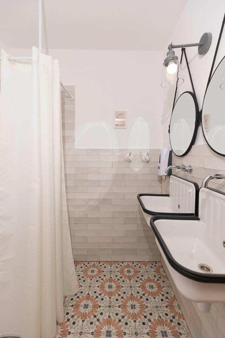Corsica Hostel Porto-Vecchio, Partie Dortoirs Экстерьер фото